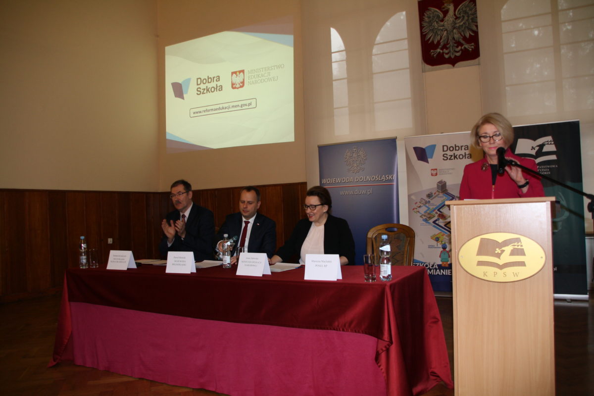 Spotkanie informacyjne w sprawie reformy edukacji w Jeleniej Górze