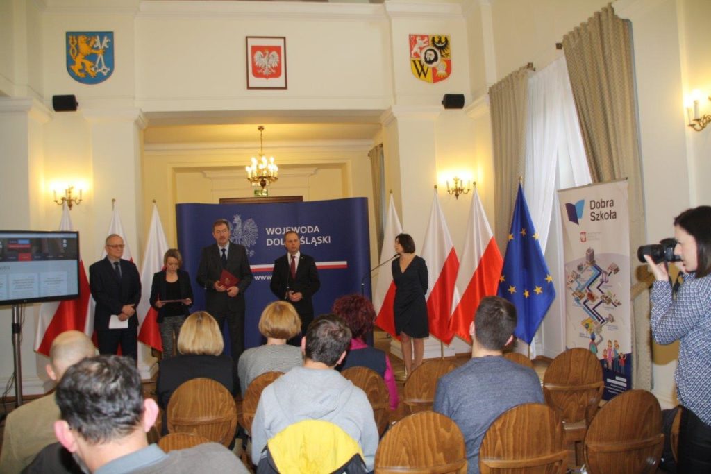 Konferencja prasowa podsumowująca kolejny etap wdrażania reformy edukacji w szkołach i placówkach na Dolnym Śląsku