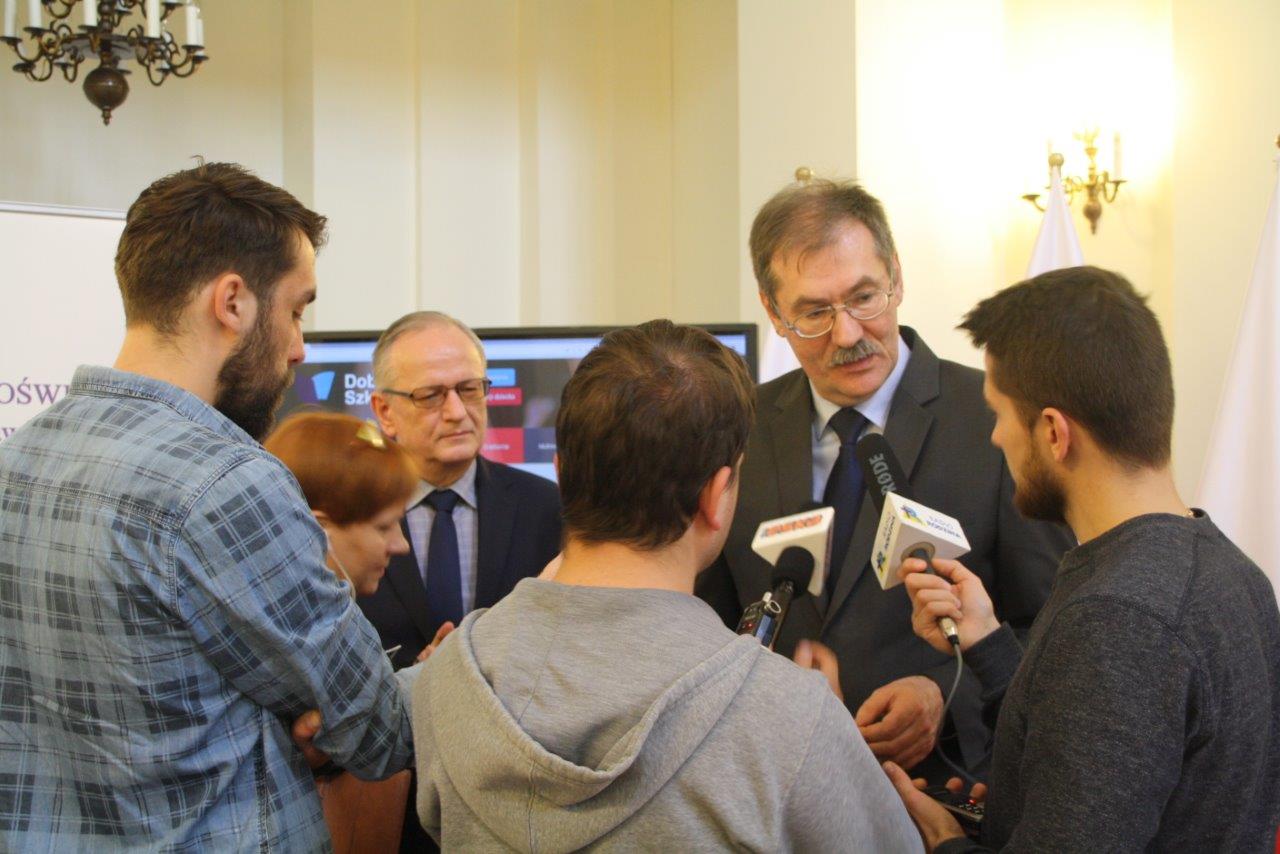 Konferencja prasowa podsumowująca kolejny etap wdrażania reformy edukacji w szkołach i placówkach na Dolnym Śląsku