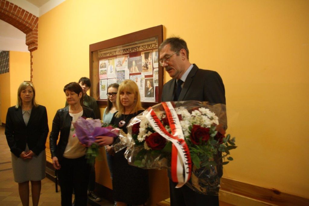  Dolnośląski Kurator Oświaty złożył kwiaty w 7. rocznicę katastrofy smoleńskiej