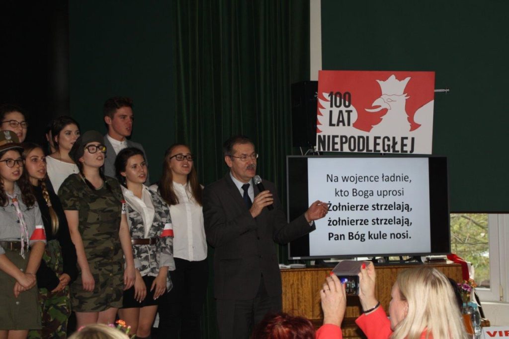 Wspólne Patriotyczne Śpiewanie w Liceum Ogólnokształcącym nr XI we Wrocławiu