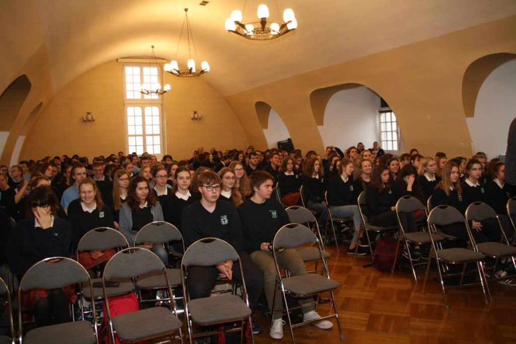 Dolnośląski Kurator Oświaty spotkał się z uczniami Liceum Ogólnokształcącego Sióstr Urszulanek UR