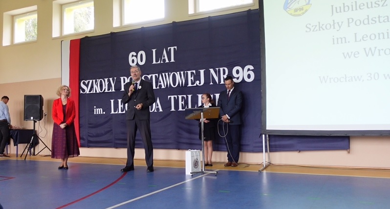 60-lecie Szkoły Podstawowej nr 96 i. Teodora Teligi we Wrocławiu z udziałem Dolnośląskiego Kuratora Oświaty