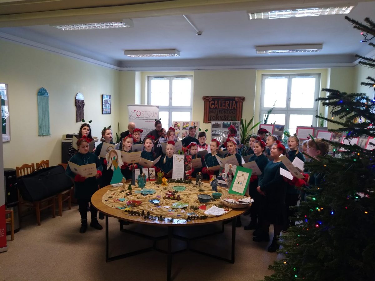 Koncert kolęd uczniów Szkoły Podstawowej nr 4 im. Janusza Korczaka w Chojnowie