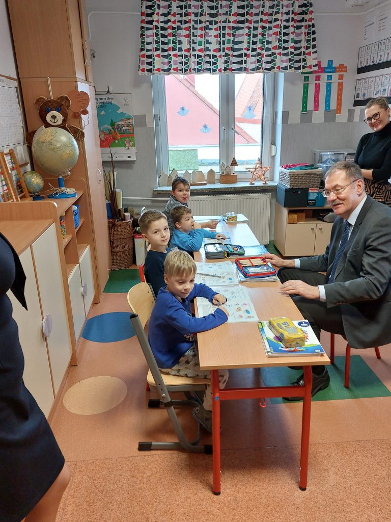 Dolnośląski Kurator Oświaty odwiedził Niepubliczny Specjalny Ośrodek Szkolno-Wychowawczy im. Jana Pawła II przy ZOL dla Dzieci w Jaszkotlu
