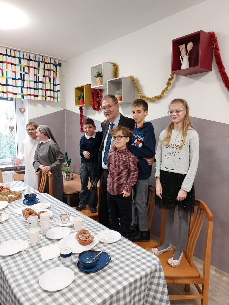 Dolnośląski Kurator Oświaty odwiedził Niepubliczny Specjalny Ośrodek Szkolno-Wychowawczy im. Jana Pawła II przy ZOL dla Dzieci w Jaszkotlu