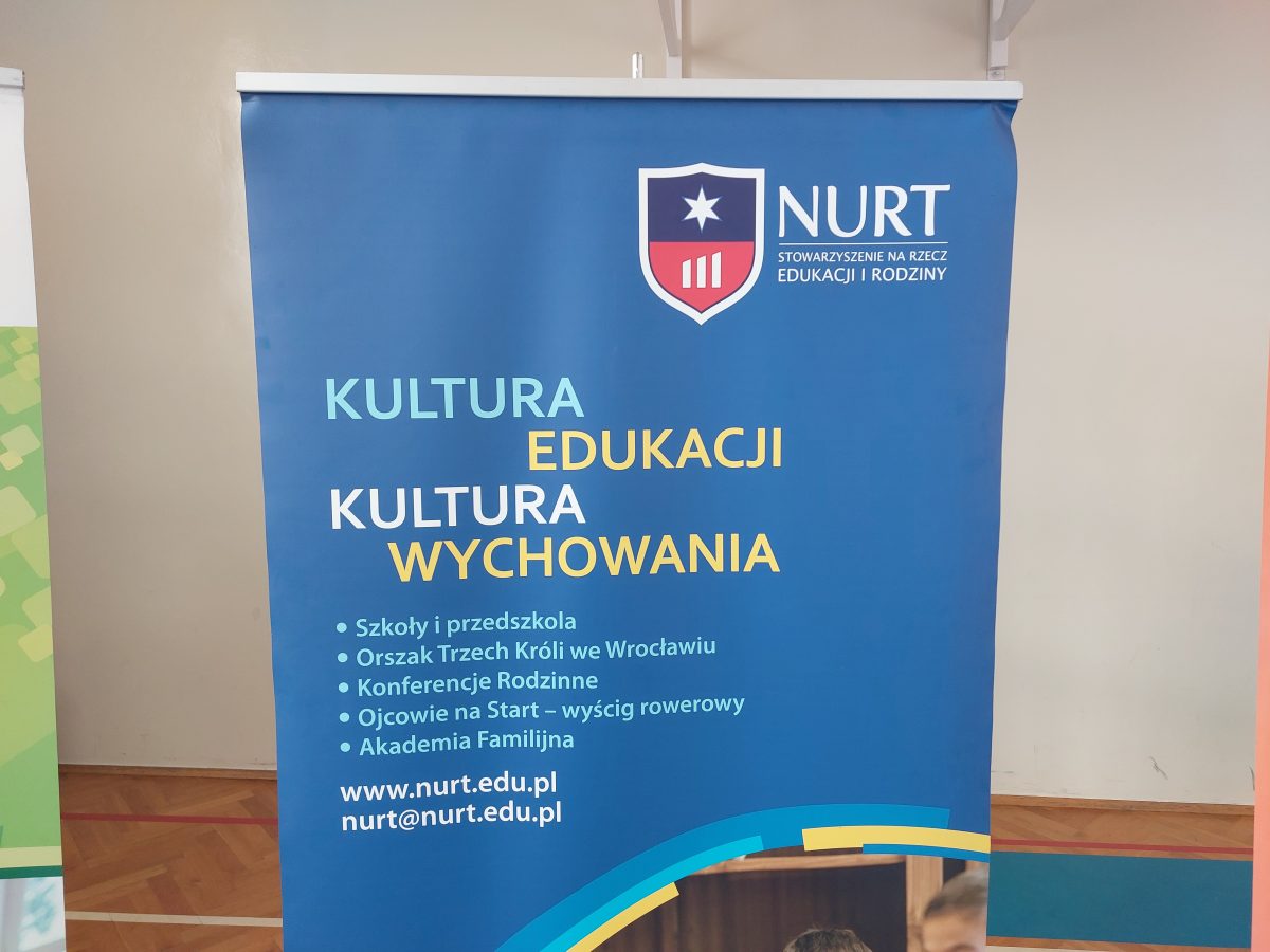 Dolnośląski Kurator Oświaty spotkał się z uczniami Szkoły Podstawowej Zdrój i Iskry