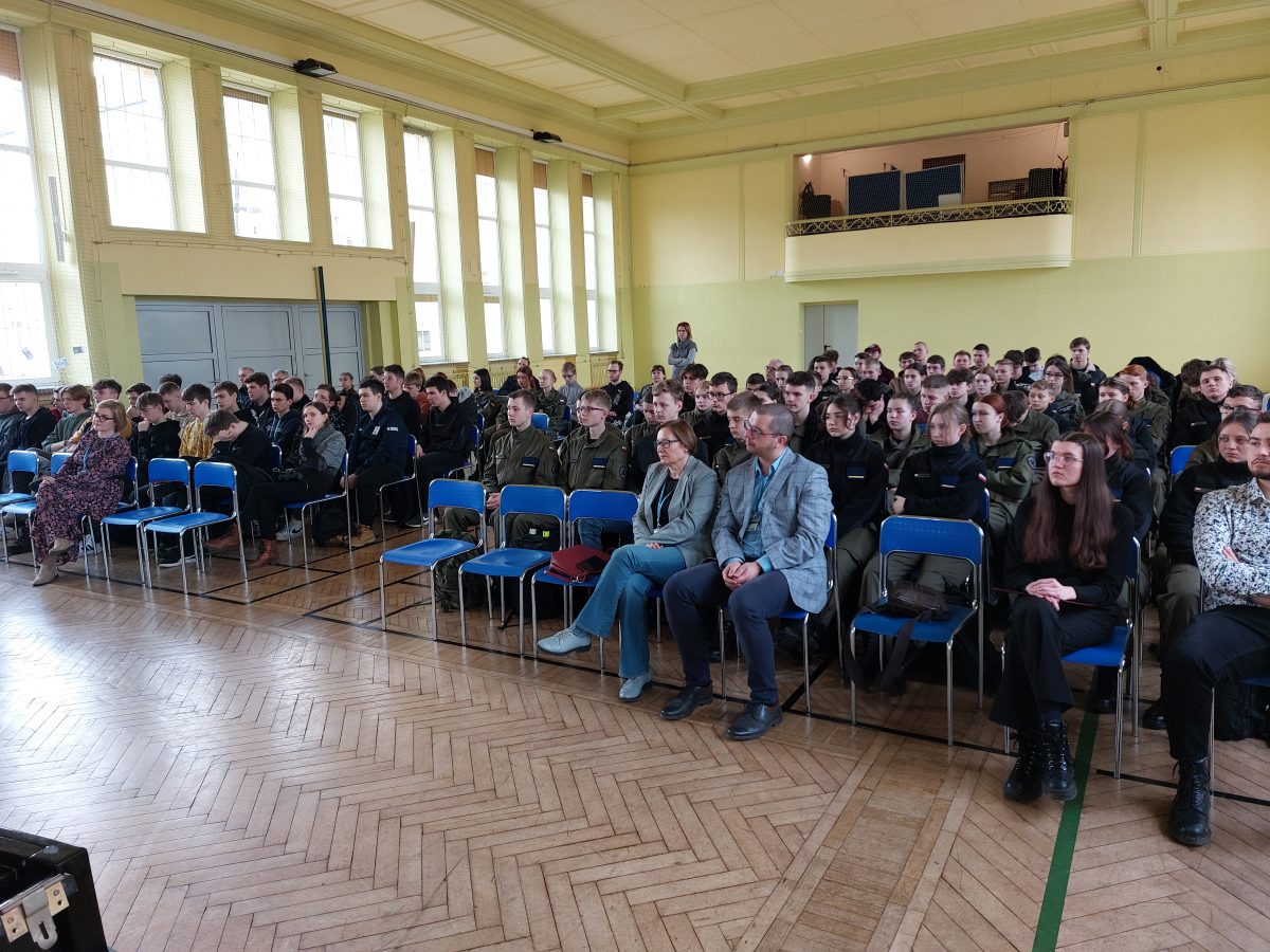Spotkanie ze świadkiem historii w Lotniczych Zakładach Naukowych we Wrocławiu
