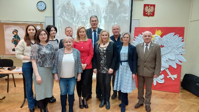 Koncert pieśni patriotycznych Dolnośląskiego Kuratora Oświaty w CKU