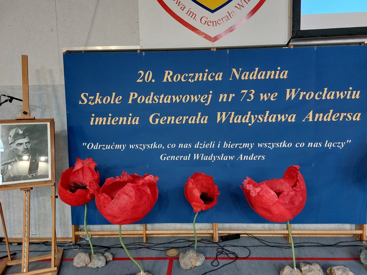 Obchody 20-lecia nadania imienia Szkole Podstawowej nr 73 we Wrocławiu imienia Generała Władysława Andersa