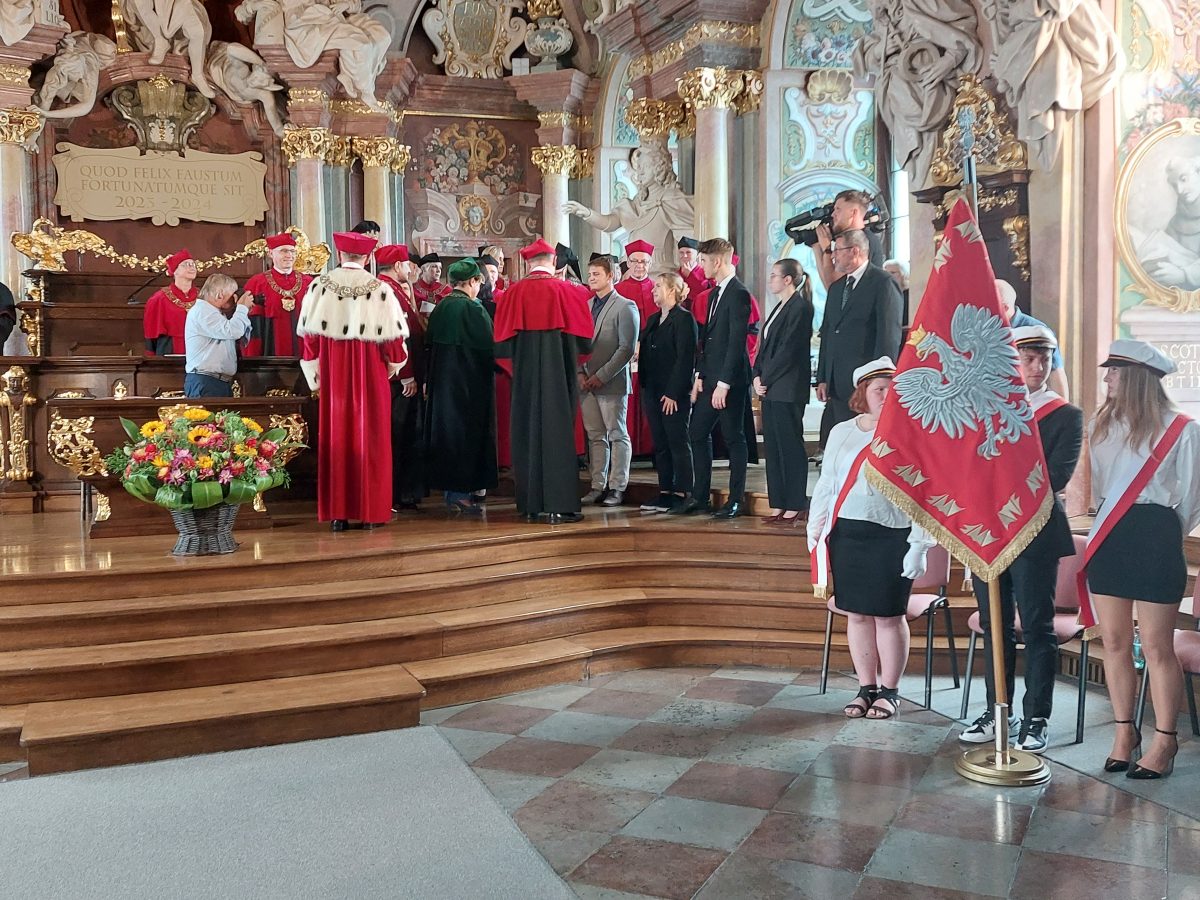 Inauguracji Roku Akademickiego 2023/2024 Akademii Wychowania Fizycznego z udziałem Dolnośląskiego Kuratora Oświaty