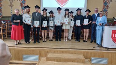 Uroczyste zakończenie roku szkolnego maturzystów z udziałem Dolnośląskiej Kurator Oświaty